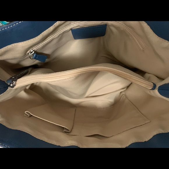 Vintage Coach Shoulder Bag - Picture 4 of 8